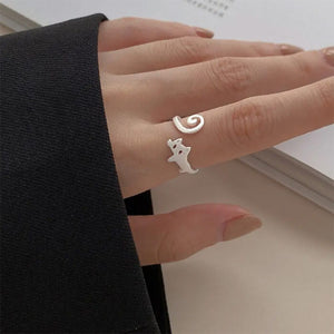 Cat with Long Tail Ring